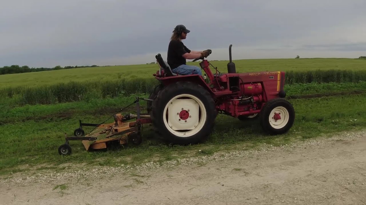 Mowing with Belarus 250AS Tractor and King Kutter 5' Finish Mower