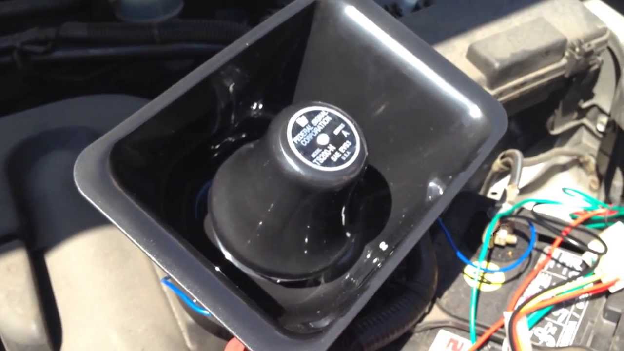 SIRENA PROFESIONAL CON ALTAVOZ DE 200W FEDERAL ESCOLTA AMBULANCIAS