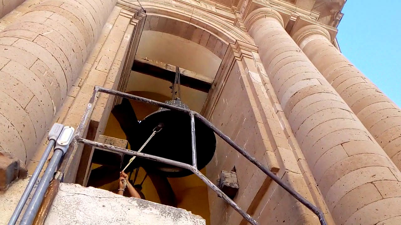 Repique de campanas catedral de leon gto primera llamada
