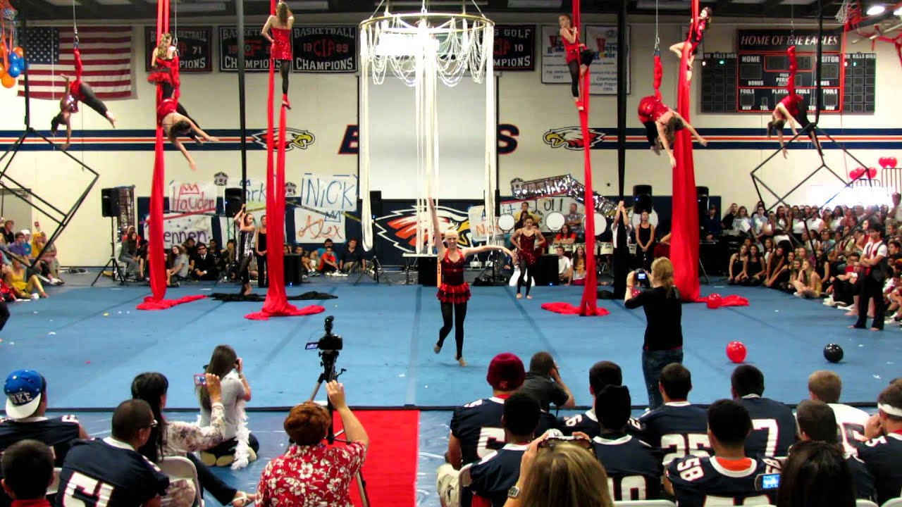 Homecoming Rally 2012: Aerial Team