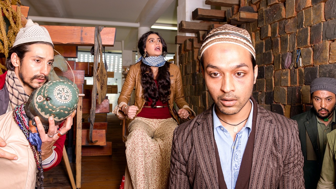 साले मेरे हाथ खोल, फिर देख तेरे पूरे गैंग की क्या हालत करती हु | Happy Bhag Jayegi Movie Scene