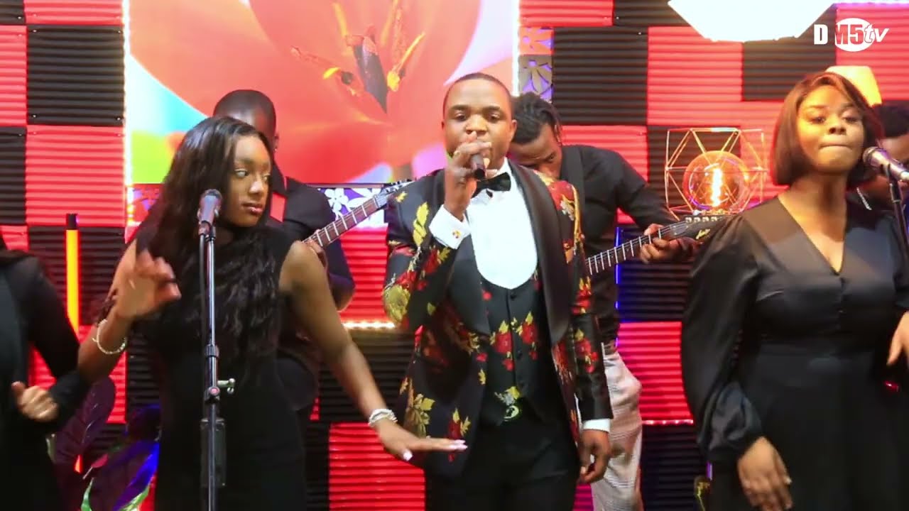 LIVE CONCERT AVEC LE FR RICHARD ESTEVESS CELEBRATION BIRTHDAY