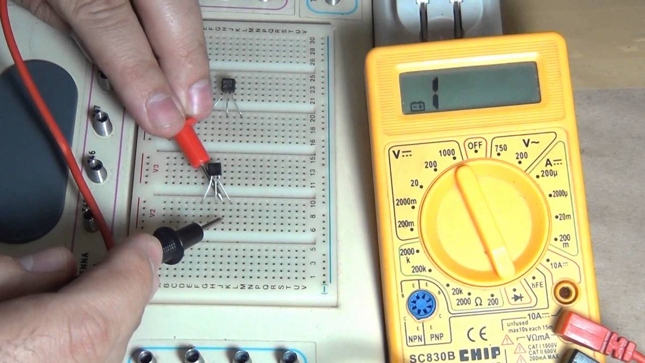 064 Testando transistor com mult&iacute;metro digital