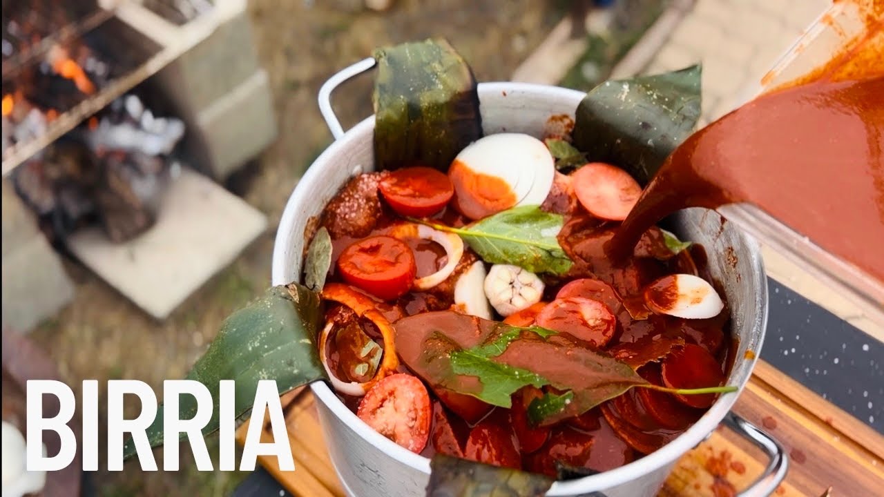 Birria de Res al Estilo Rancho | Cocinando con Leña y Pencas de Maguey | OSORIO