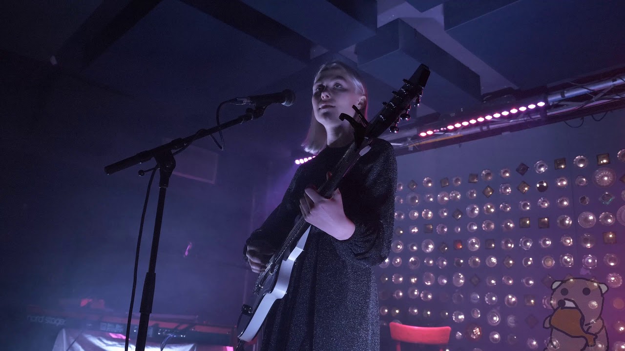 Phoebe Bridgers   It'll All Work Out *Tom Petty* (live @ Baby's All Right 10/4/17)