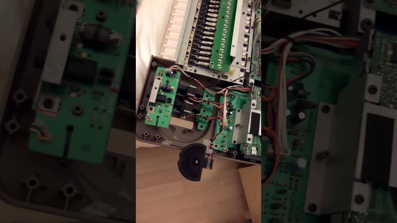 YAMAHA VL1 VL-1 V2 Physical Modeling Synthesizer - Inside it!