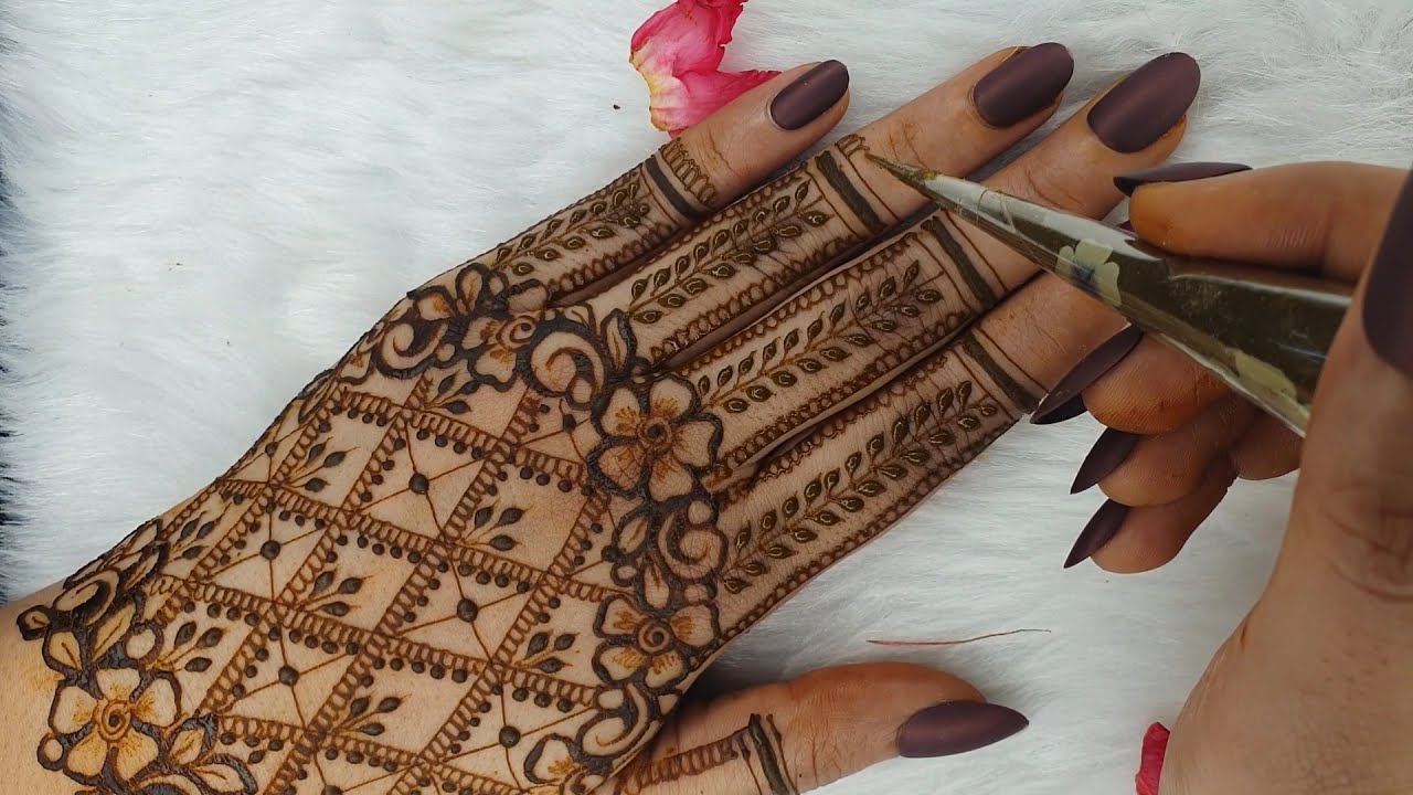 beautiful grid Henna design with negative Henna cut work | negative space mehndi design