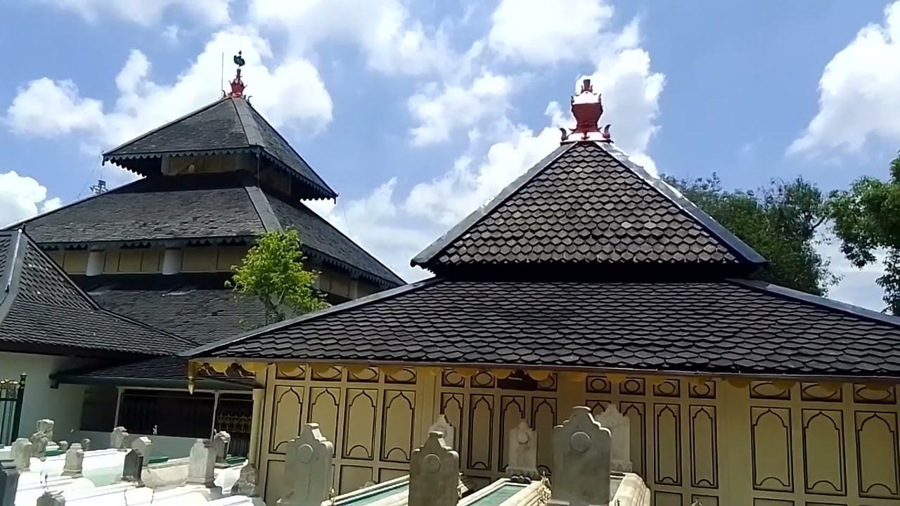 Adzan Masjid Agung Demak