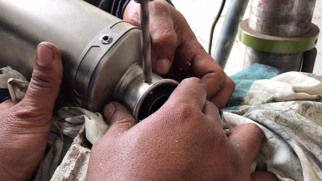 Honda CRF1000L AFRICA TWIN with AKRAPOVIC exhaust without baffle (db killer)
