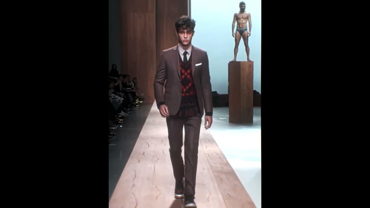 Chico Lachowski runway ⚡- Satisfaction push push |#shorts #looksmaxxing