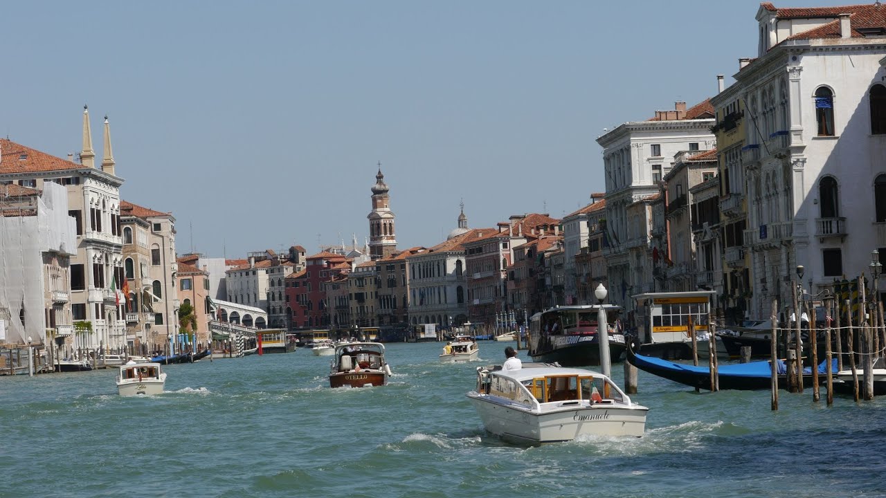 Venice, Italy - Round-trip on the Vaporetto (water bus) (Panasonic Lumix G5 Video)
