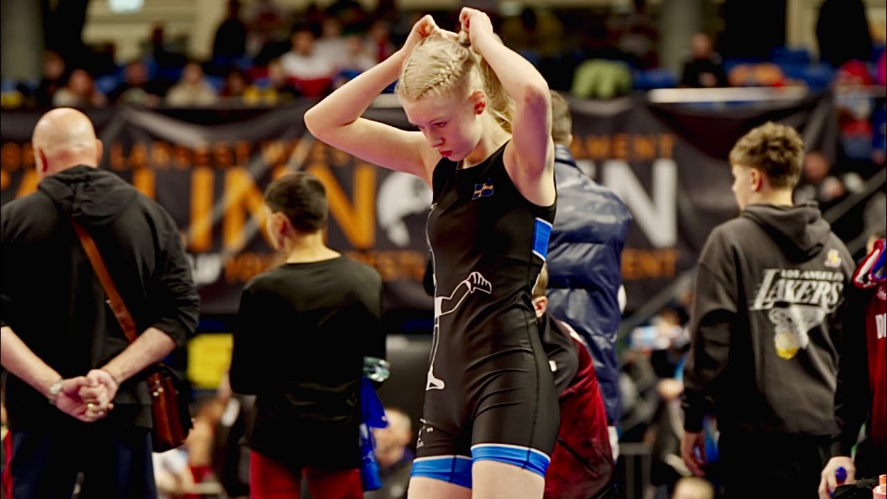 U15 Emily Vislapu (EST) vs Malou Lundqvist (SWE) 58kg. Women girls youth wrestling tournament.