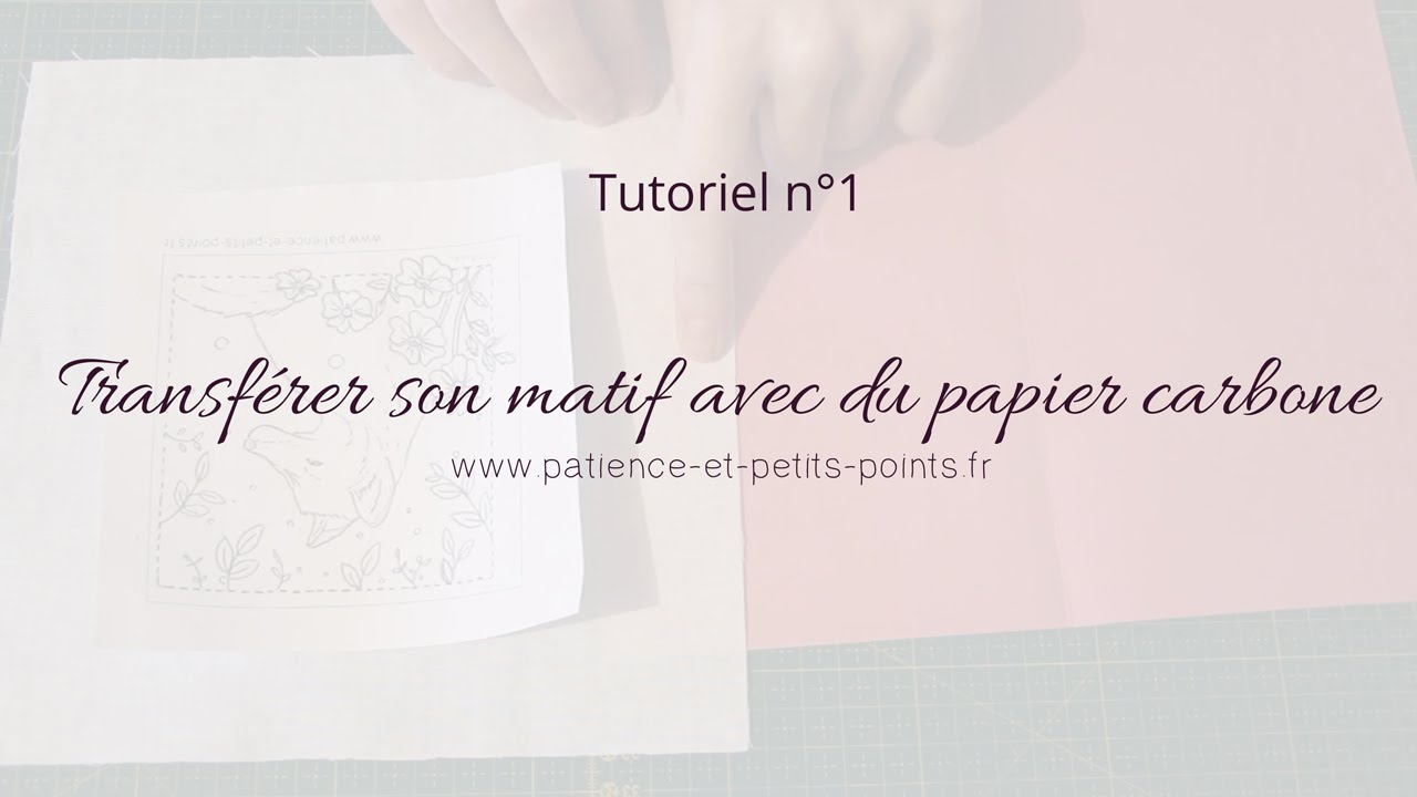 Transférer un motif sur du tissu avec du papier carbone