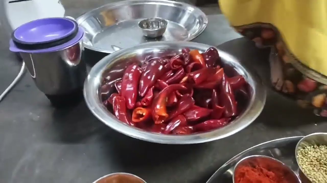 लाल मिर्च का भरवा आचार