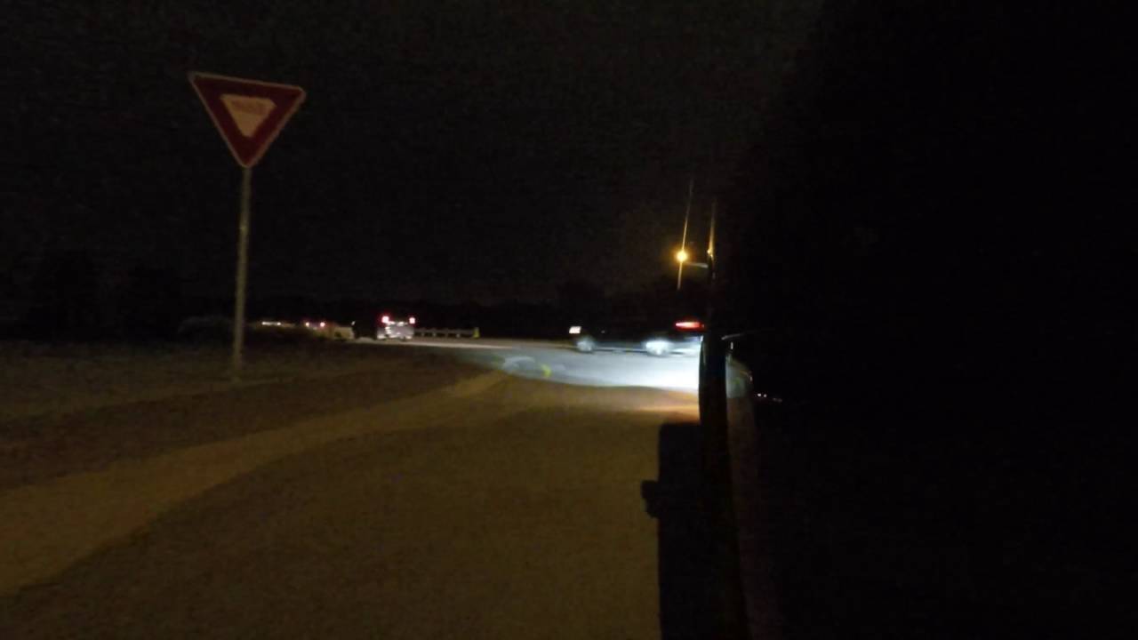 Launching a 2015 Mustang GT Full Boltons with drag radials on the street
