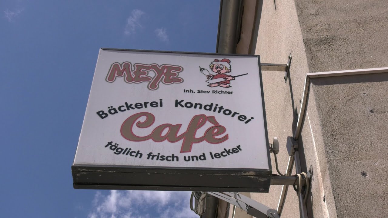 PUNKTum Guiness-Weltrekordversuch mit Mohnkuchen in Allstedt