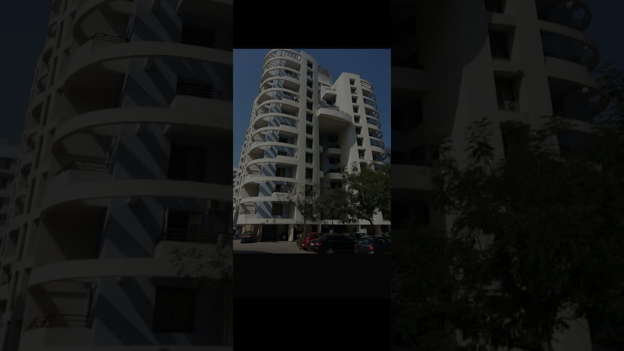 Mont vert tropez society wakad . cyber criminals staying here all IT company vale.banks be aware.