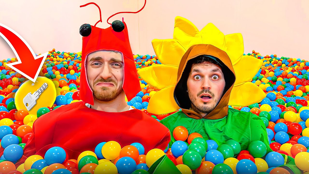 PIEGÉS DANS 35 000 BOULES ! ( faut trouver la clé pour sortir )