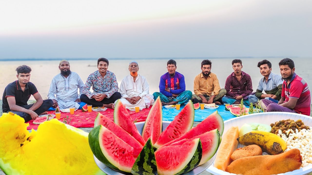 চরে তরমুজ ওয়ালা ভাইদের নিয়ে ইফতার আয়োজন, এতগুলো তরমুজ ফ্রি তে পাবো কল্পনাই করিনি!