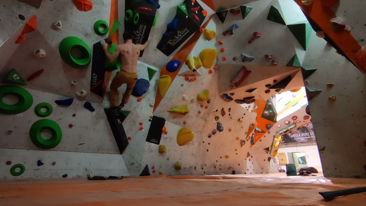 Kletterarena Dresden, Sektor Darkroom, Dunkelstunde 7a+, J&uuml;rgens L&ouml;sung