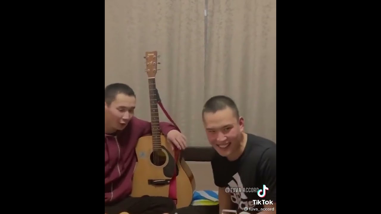 ТУВИНЦЫ ПОЮТ КРУТУЮ ПЕСНЮ