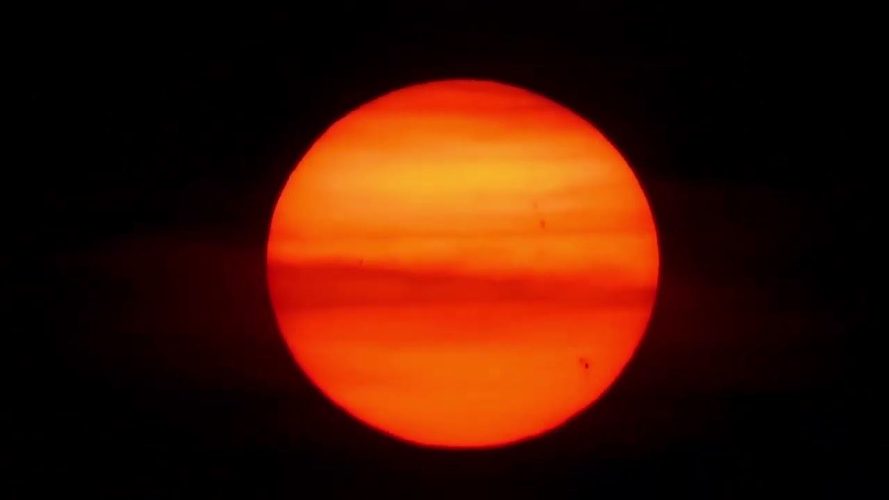 Zooming on the Sun. Visible sun spots 