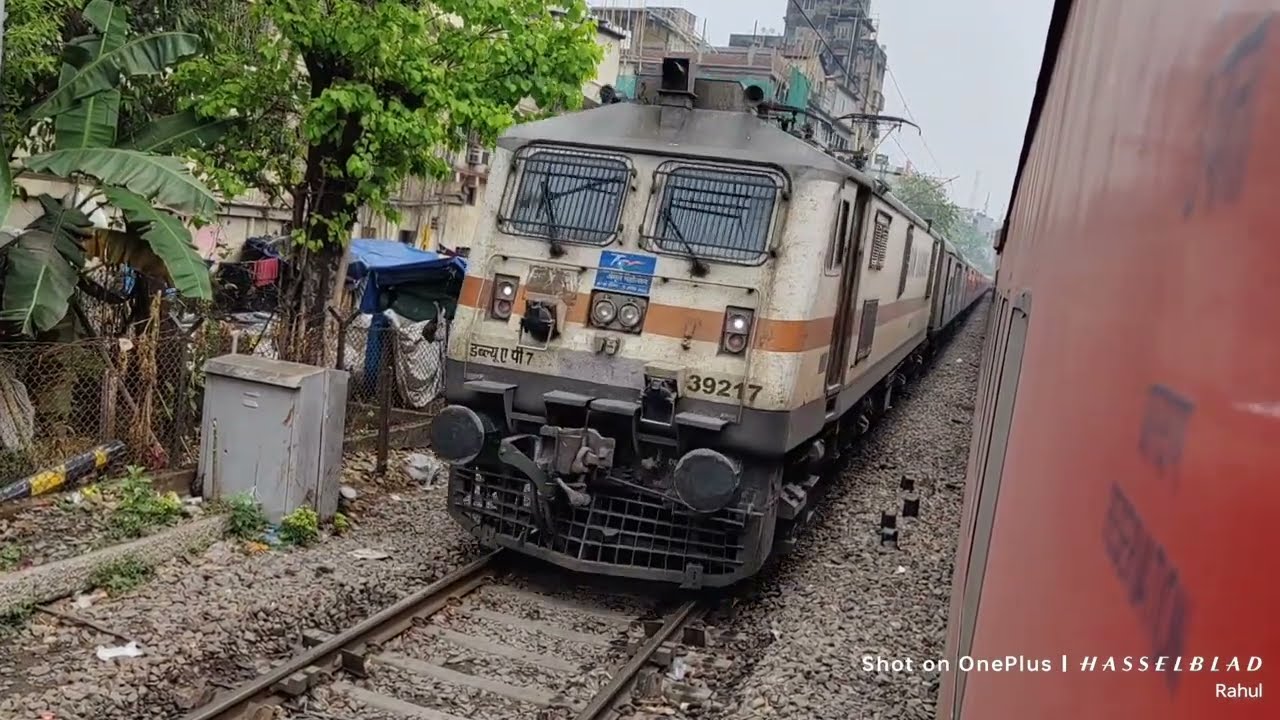 Graceful Departure of 12423 Dibrugarh Rajdhani express from Guwahati Junction.