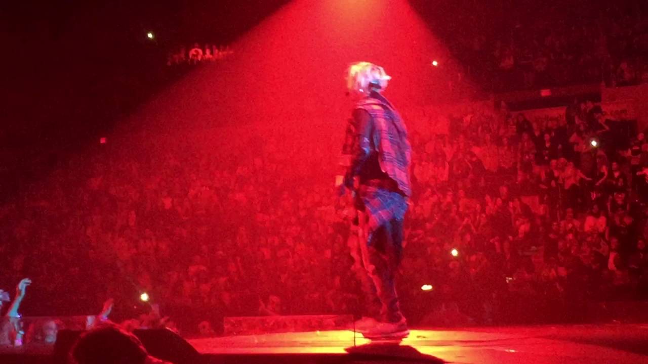 Justin Bieber Hold Tight Live at the Purpose Tour San Diego 2016