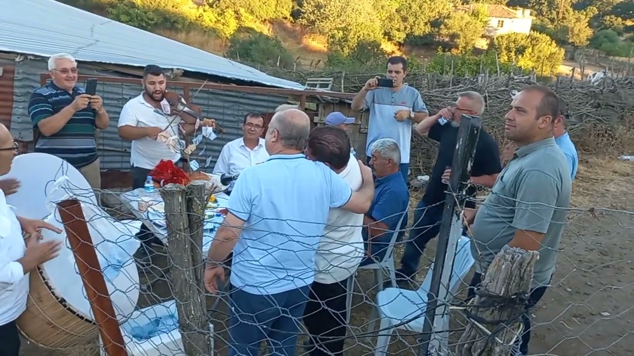 Ahmet Uygun ve Hüseyin Uygun Saz Ekibi - Çanakkale Kocalar Köyünde Düğünde - Dürü