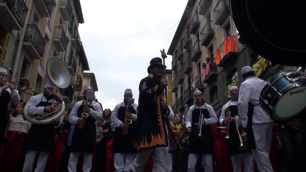 On Ostegun Gizen konpartsa: Baila negra
