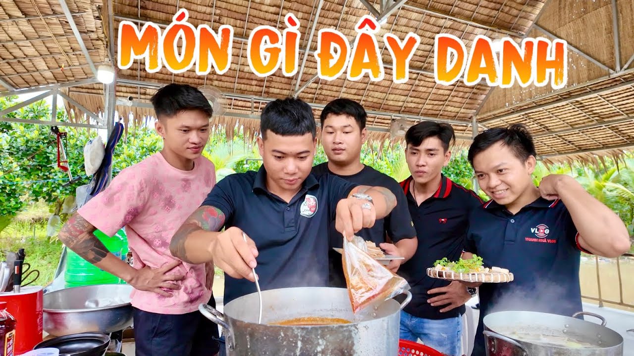 Chị Bảy Mếu Mở Quán Bún Rêu Cua Đồng Cực Ngon , Cực Đông Khách