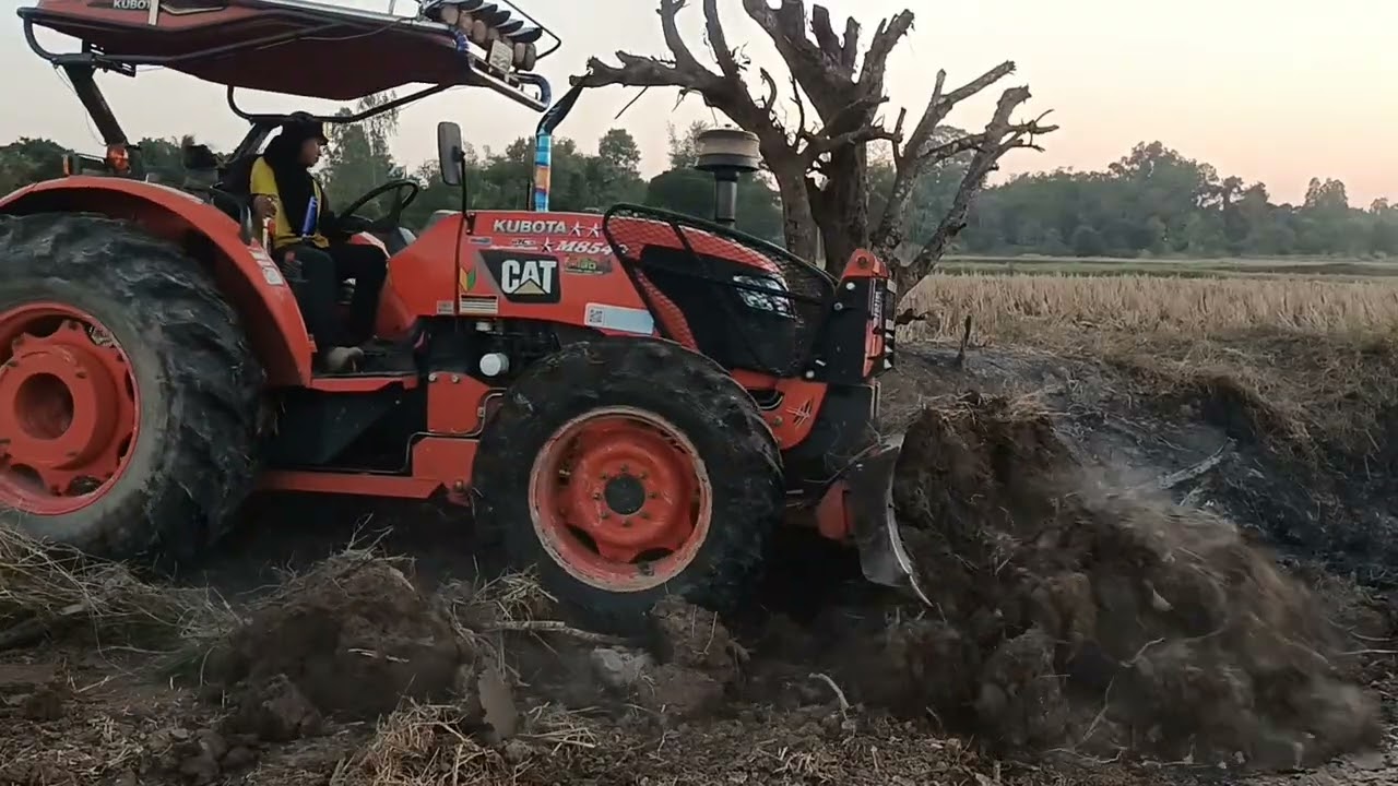 อยู่กับหน้างานถนหนองน้อยครับฝากติดตามด้วยนะครับ,🚜🥰😁