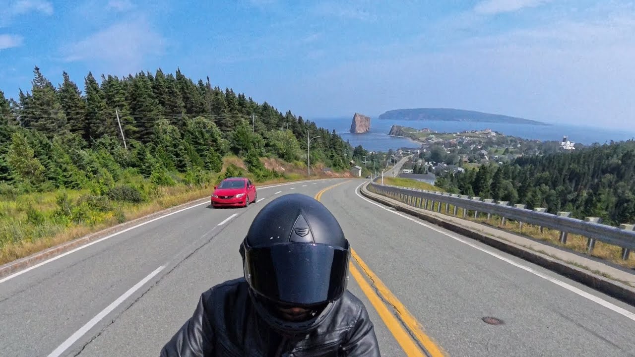 Riding through the cliffs of Percé