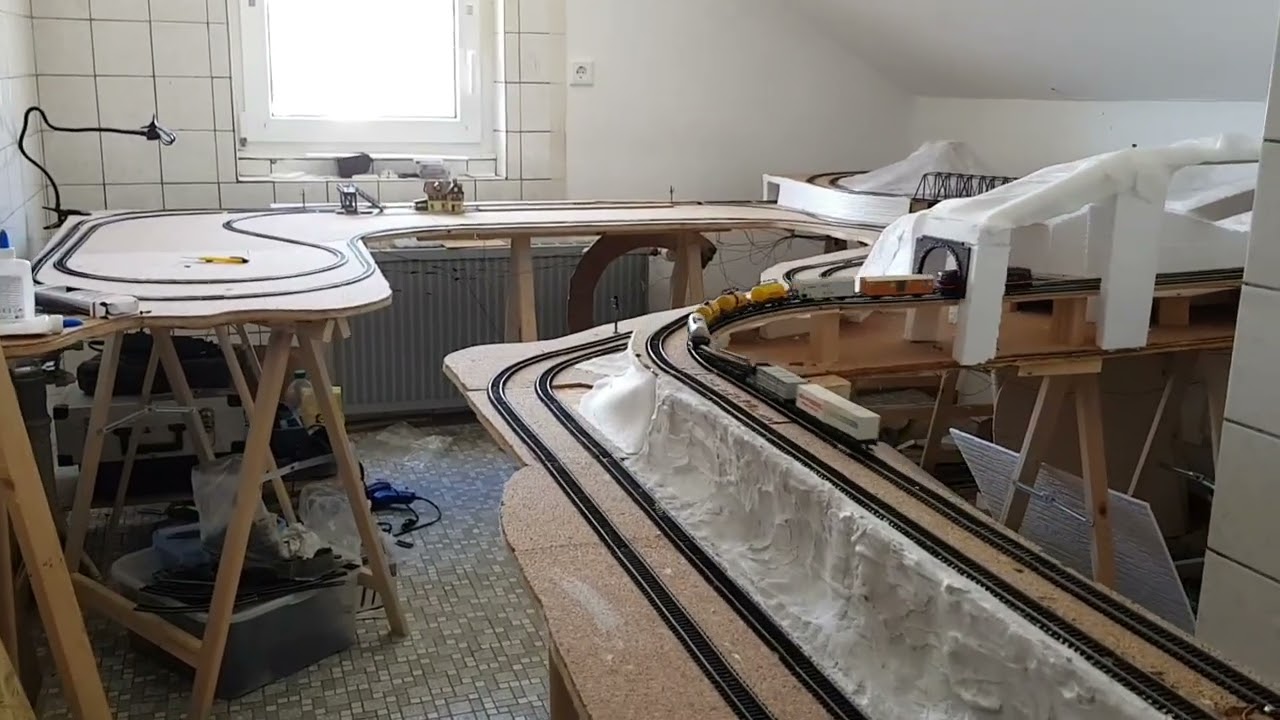 BR130 dreht eine volle Runde über meine  Spur TT Anlage