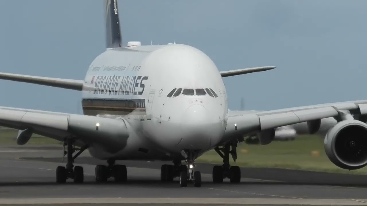 Up Close Aviation: Singapore Airbus A380-800 at Sydney Airport