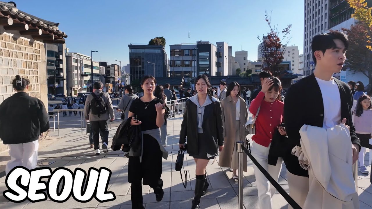 Bukchon Hanok Village Walking Tour. Seoul City Korea 4k City Tour
