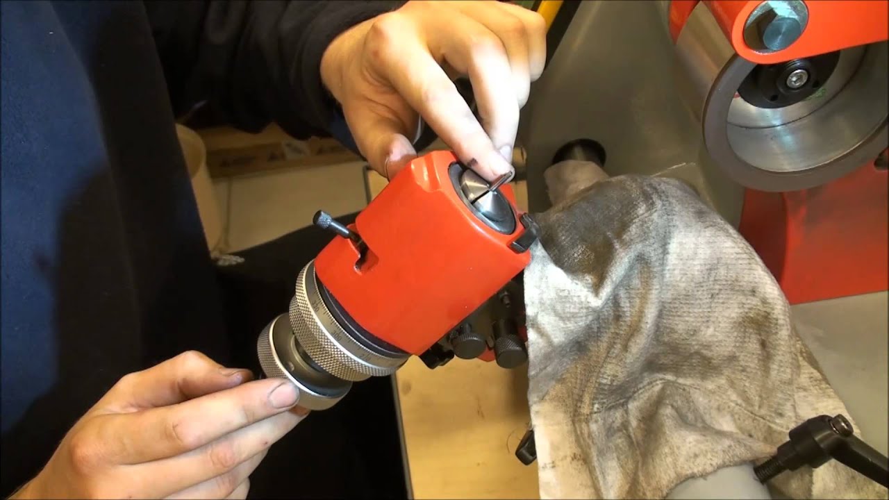 Stichelschleifmaschine: Schleifen eines zylindrischen Stichels