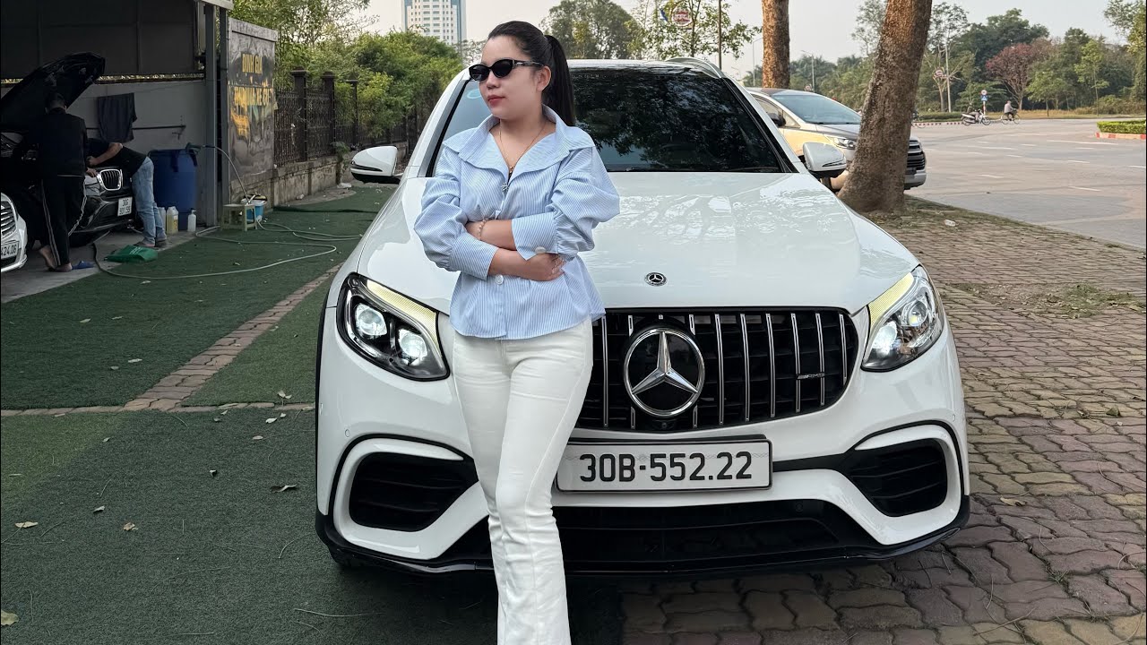 Mec GLC300 4matic 2018 quá đẹp cho một chiếc xe đã qua sử dụng 9 năm . Liên hệ em 0929881286