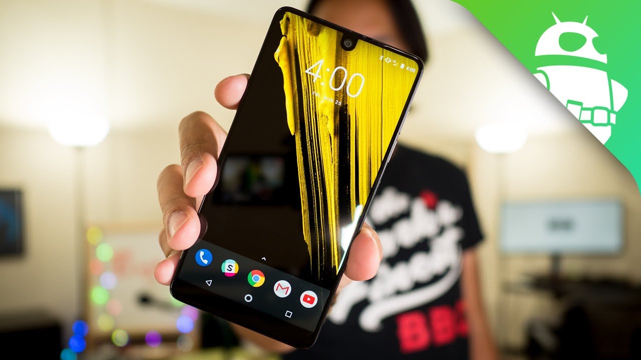 Essential Phone Review: Maximum Hardware, Minimum Software