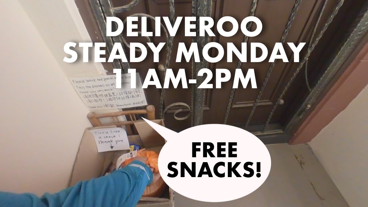 CUSTOMER GIVING OUT FREE SNACKS! | Food Delivery Vlog | Deliveroo Singapore