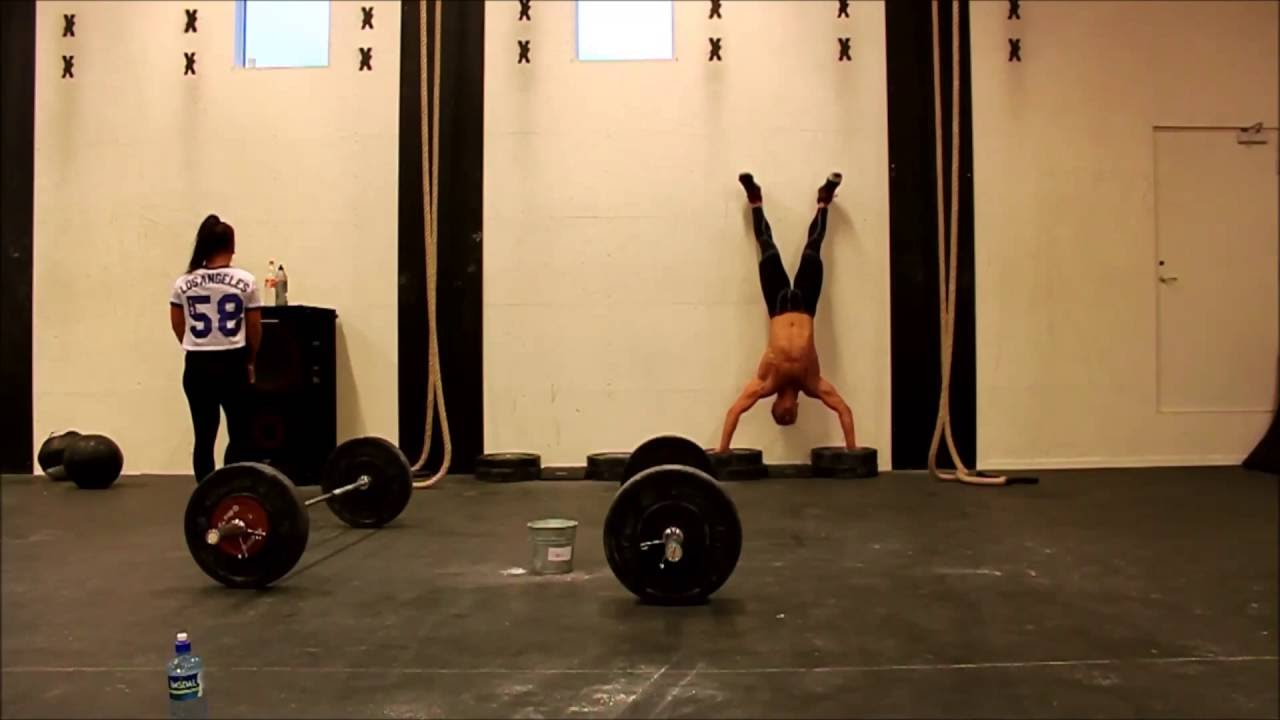 CrossFitBergen.no / SuperSterk.no - Suzanne & Andr&eacute; Svanevik - Christmas Workout