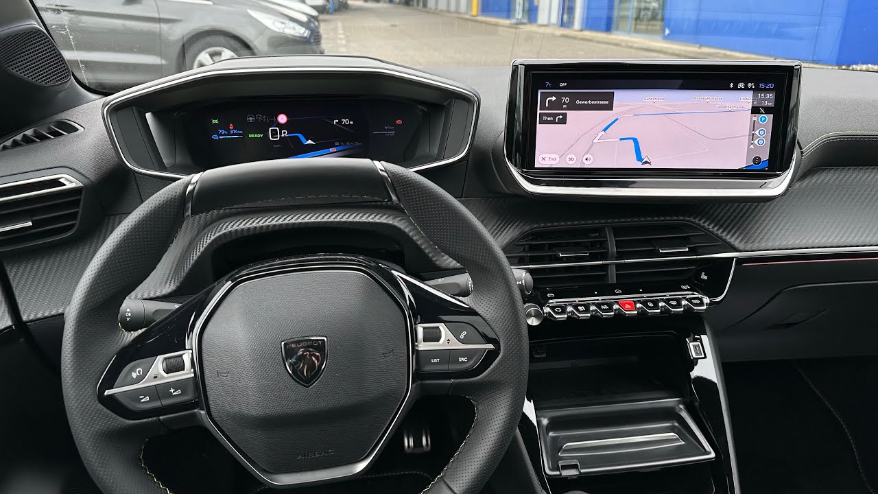 Обзор новой мультимедийной системы и приборной панели Peugeot 208 2024 года
