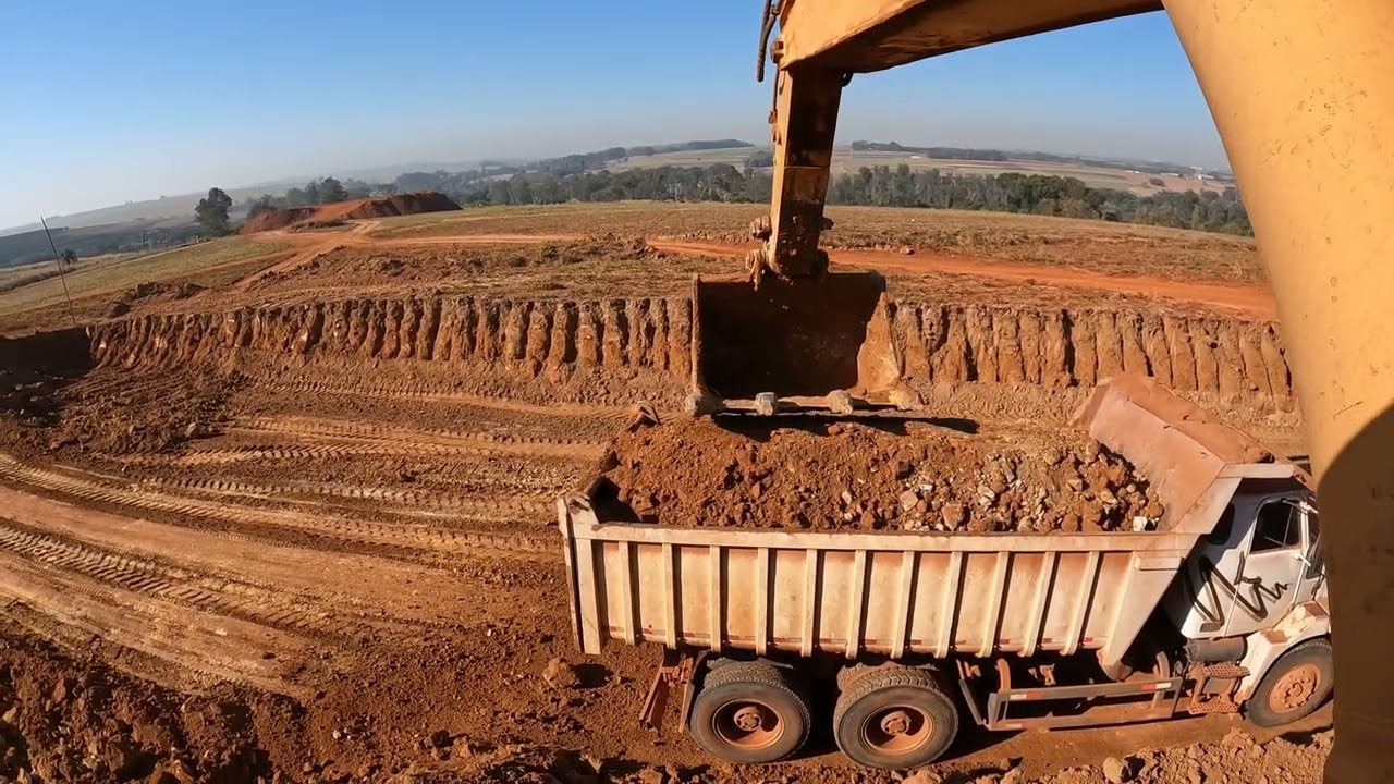 #excavator Carregamento lateral 
