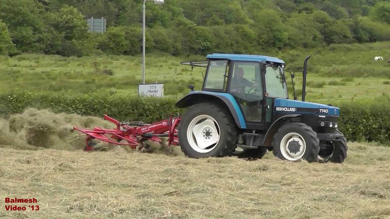 Tedding with New Holland / Ford 7740
