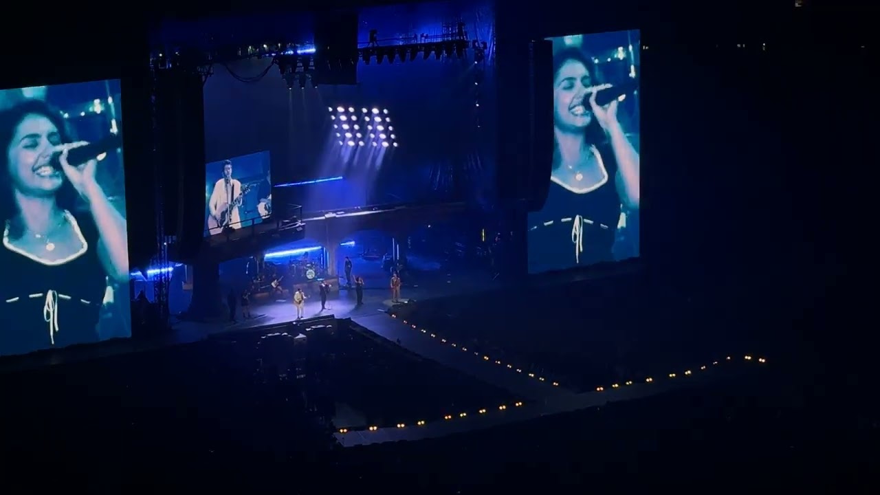 Jonas Brothers: Greetings From Your Hometown Tour (Toronto) — Alessia Cara: Scars To Your Beautiful