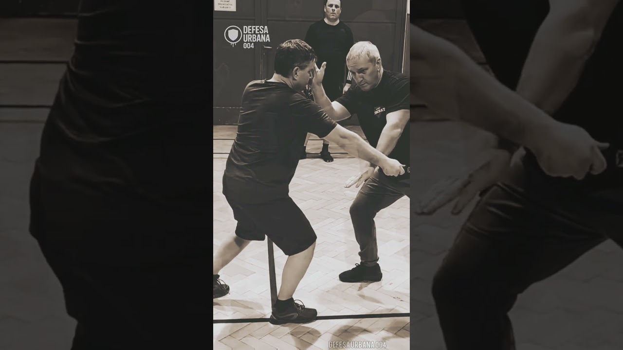 knife disarming technique 