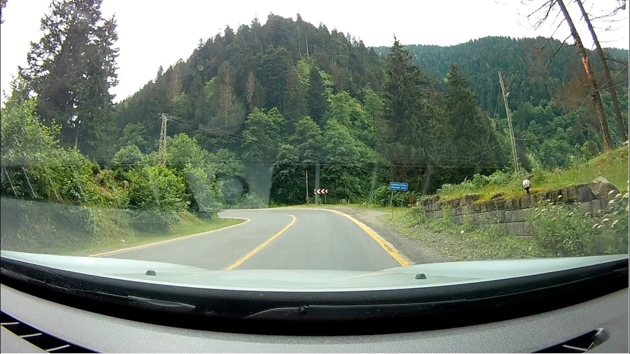 Rize İkizdere Çamlık Mesire Alanı Yolu Geçişi. 24.07.2022