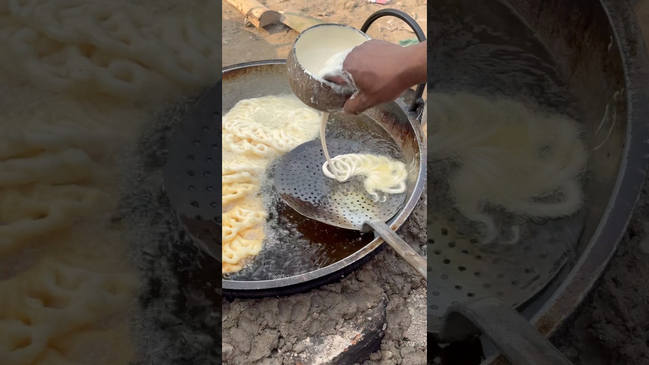 Удовлетворительные навыки приготовления джилапи 😱 #shotrs #jilapi #recipe #streetfood #skills