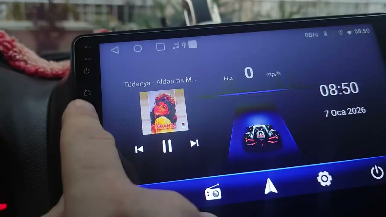 На Android-магнитоле спидометр показывает скорость в милях в час (среднее время) вместо километров.