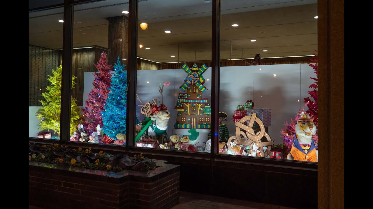 BMO Harris Bank Holiday Display: Celebrating 48 Years of Tradition in Milwaukee